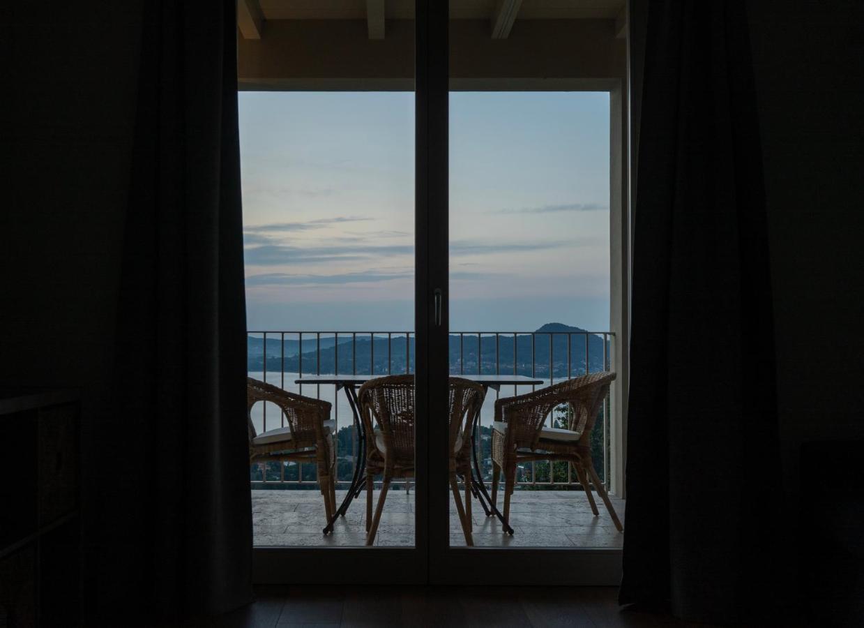 La Mascarana Apartment Lesa Bagian luar foto