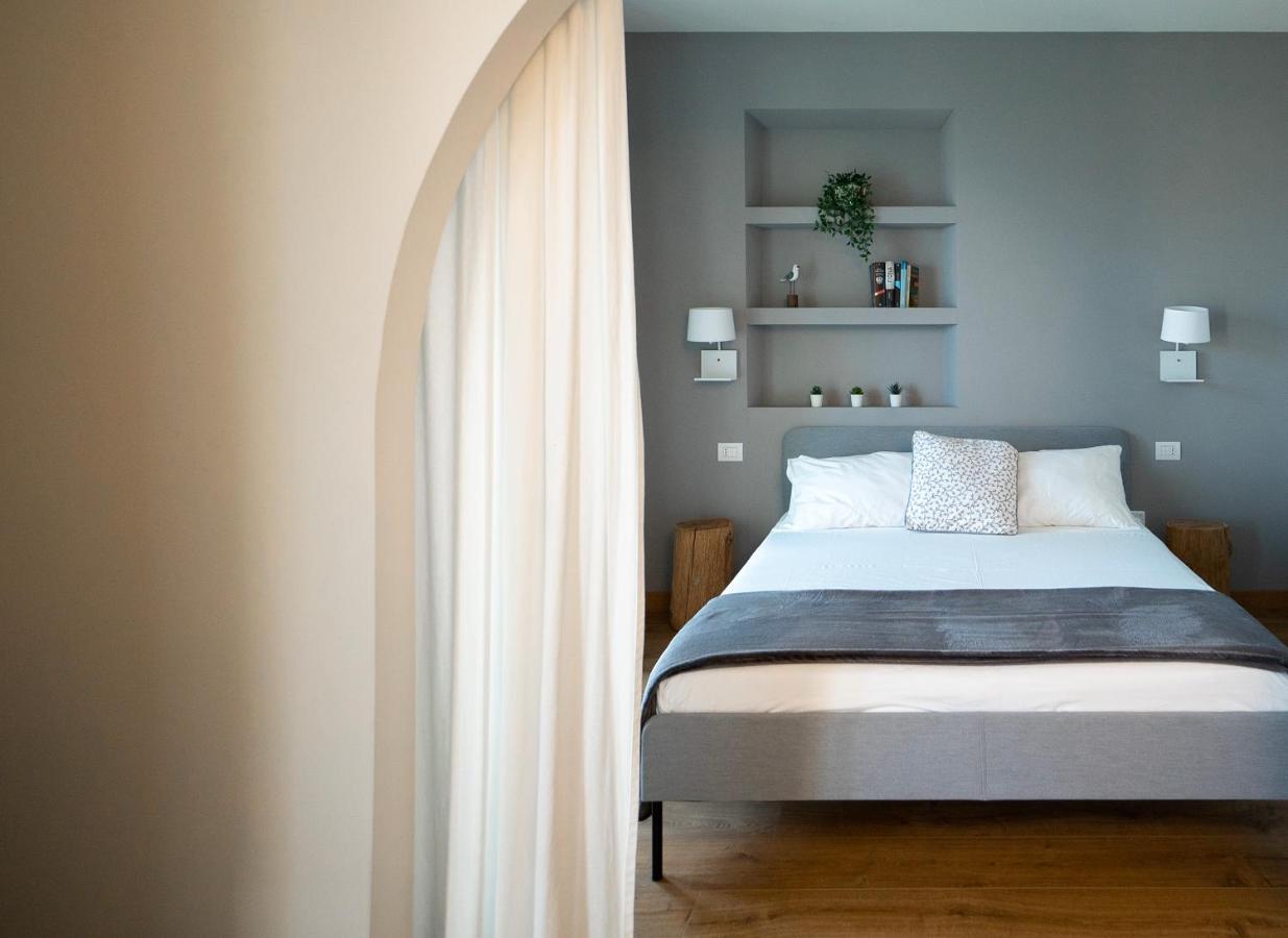 La Mascarana Apartment Lesa Bagian luar foto
