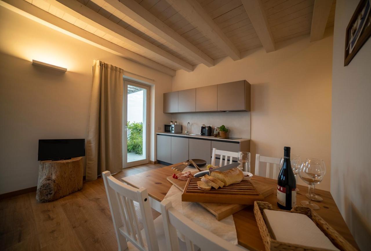 La Mascarana Apartment Lesa Bagian luar foto