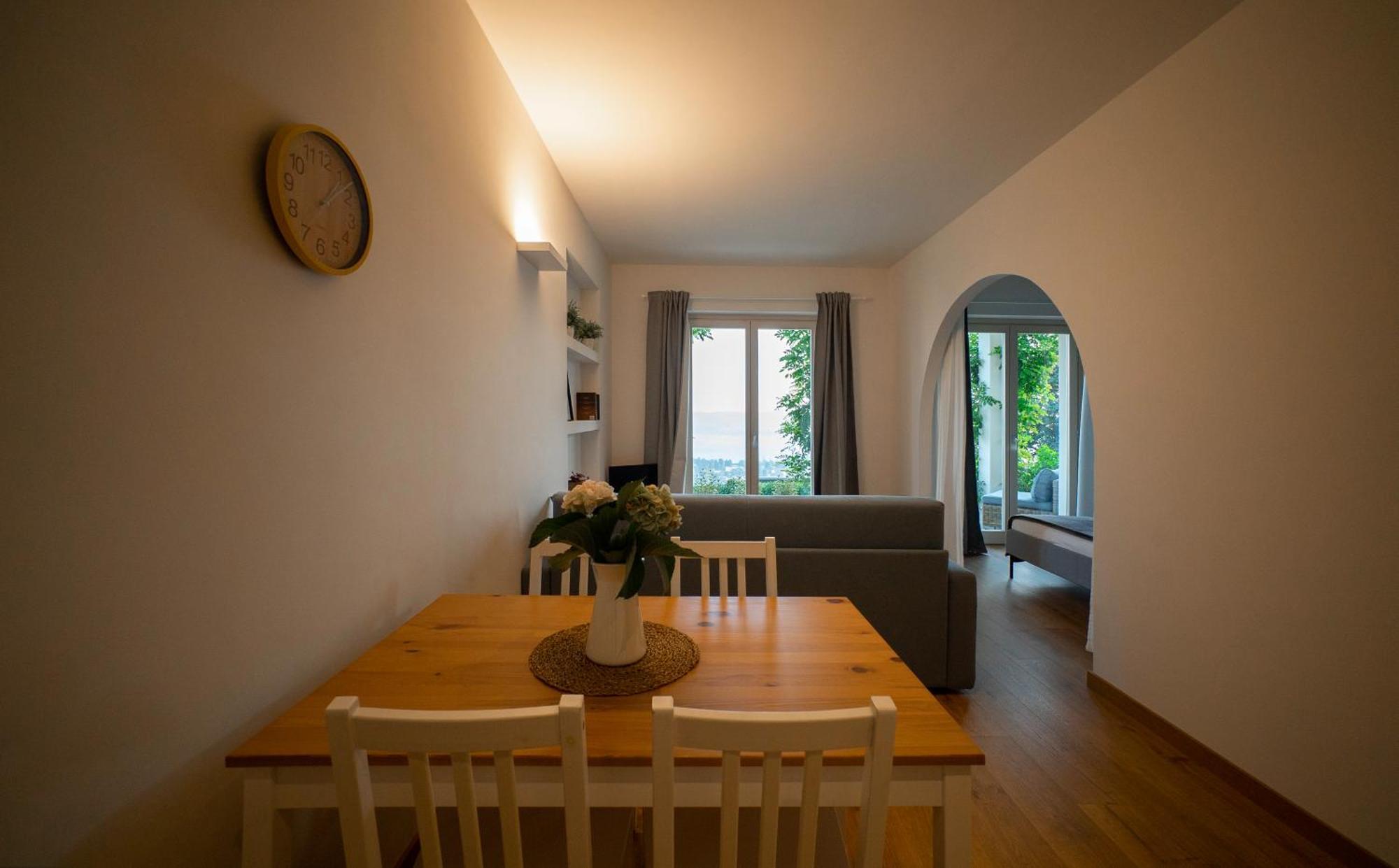 La Mascarana Apartment Lesa Ruang foto
